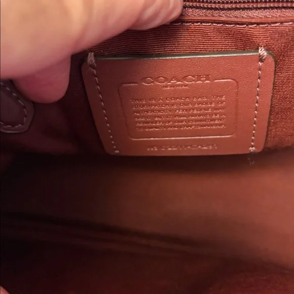 Coach Dempsey Straw Miami Tote 22 Crossbody in Red - Picture 7 of 11